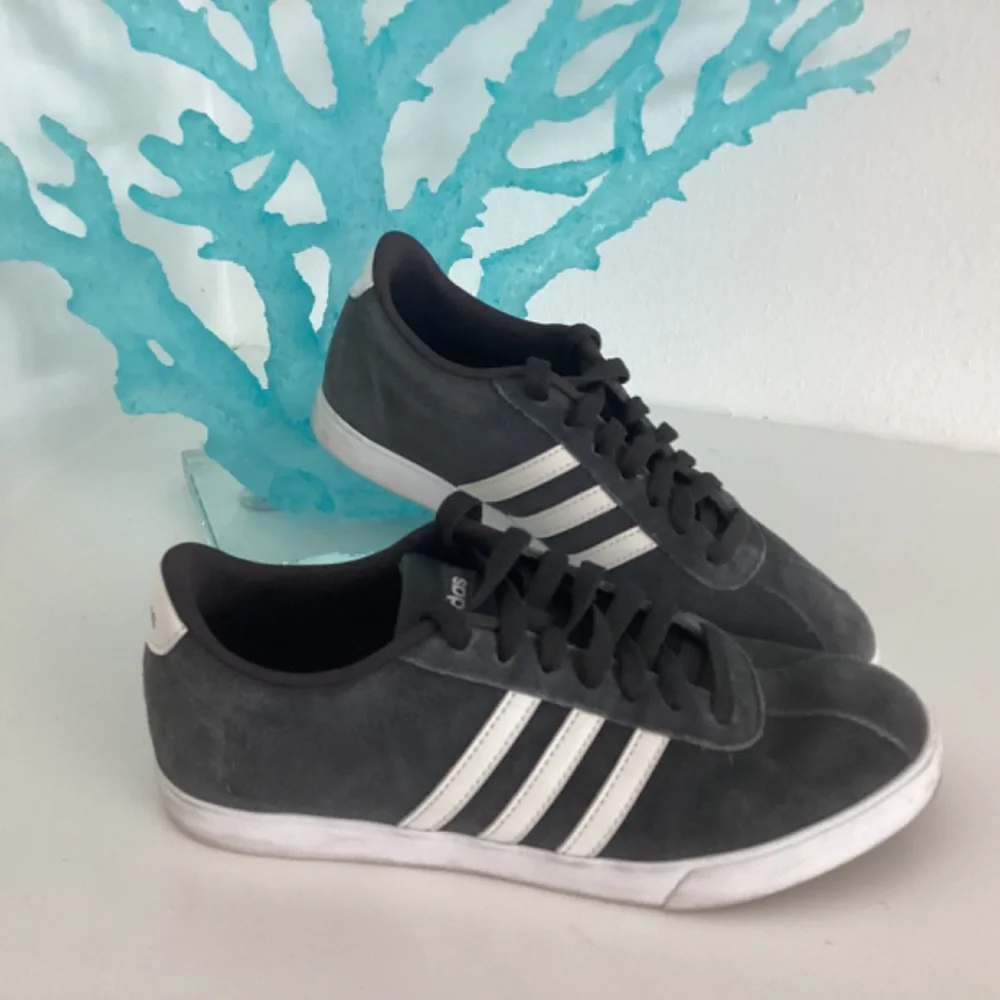REDUCED WMNS Gray Suede White Leather ADIDAS three stripes sneakers worn 2x 7.5